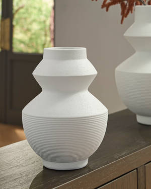 Picture of Naveen Vase