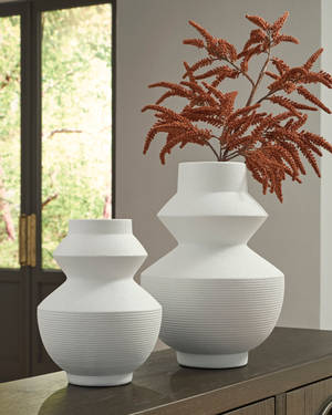Picture of Naveen Vase