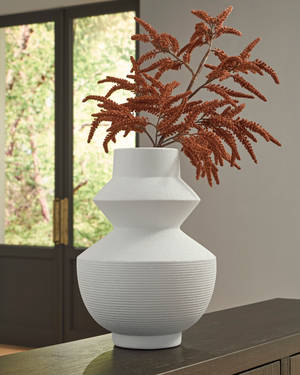 Picture of Naveen Vase