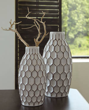 Picture of Dionna Vase Set