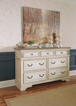 Picture of Realyn Dresser