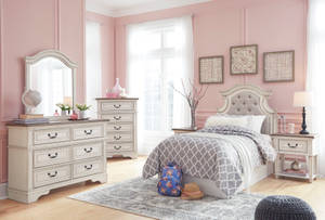 Picture of Realyn Twin Size Headboard