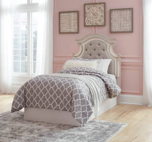 Picture of Realyn Twin Size Headboard