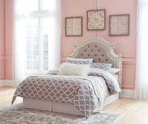 Picture of Realyn Full Size Headboard