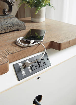 Picture of Realyn Nightstand