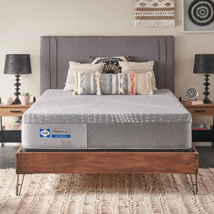 Picture of Bridle Lane Medium Hybrid Queen Mattress