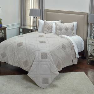 Picture of Eva King Quilt