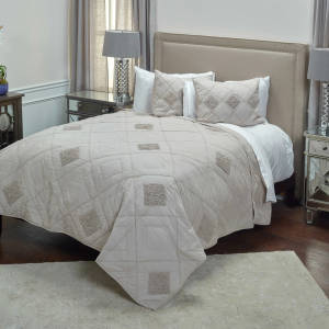 Picture of Eva Queen Quilt