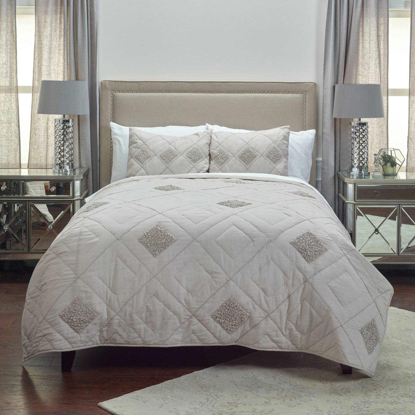 Picture of Eva Queen Quilt