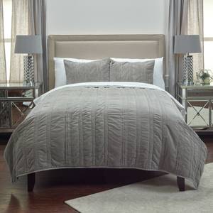Picture of Mr. Grey Queen Quilt