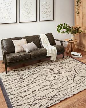 Picture of Chris Loves Julia x Loloi Alice 5'2" x 7'6" Rug