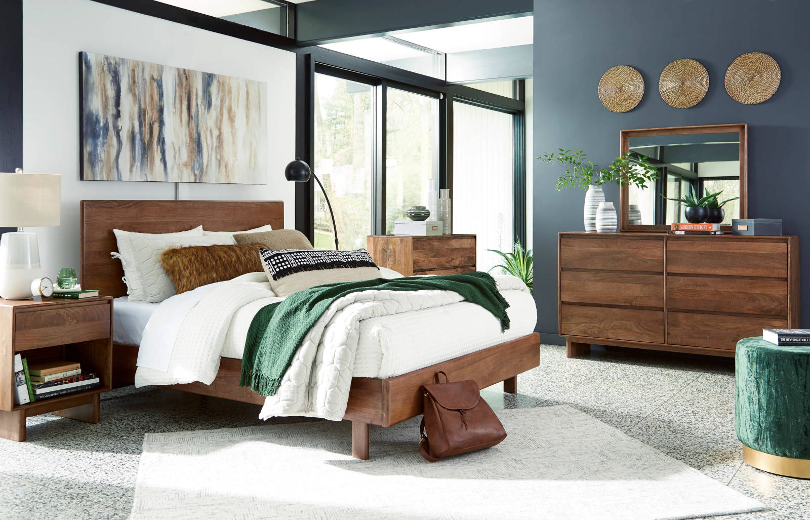 Picture of Isanti 5 Piece Queen Bedroom Group