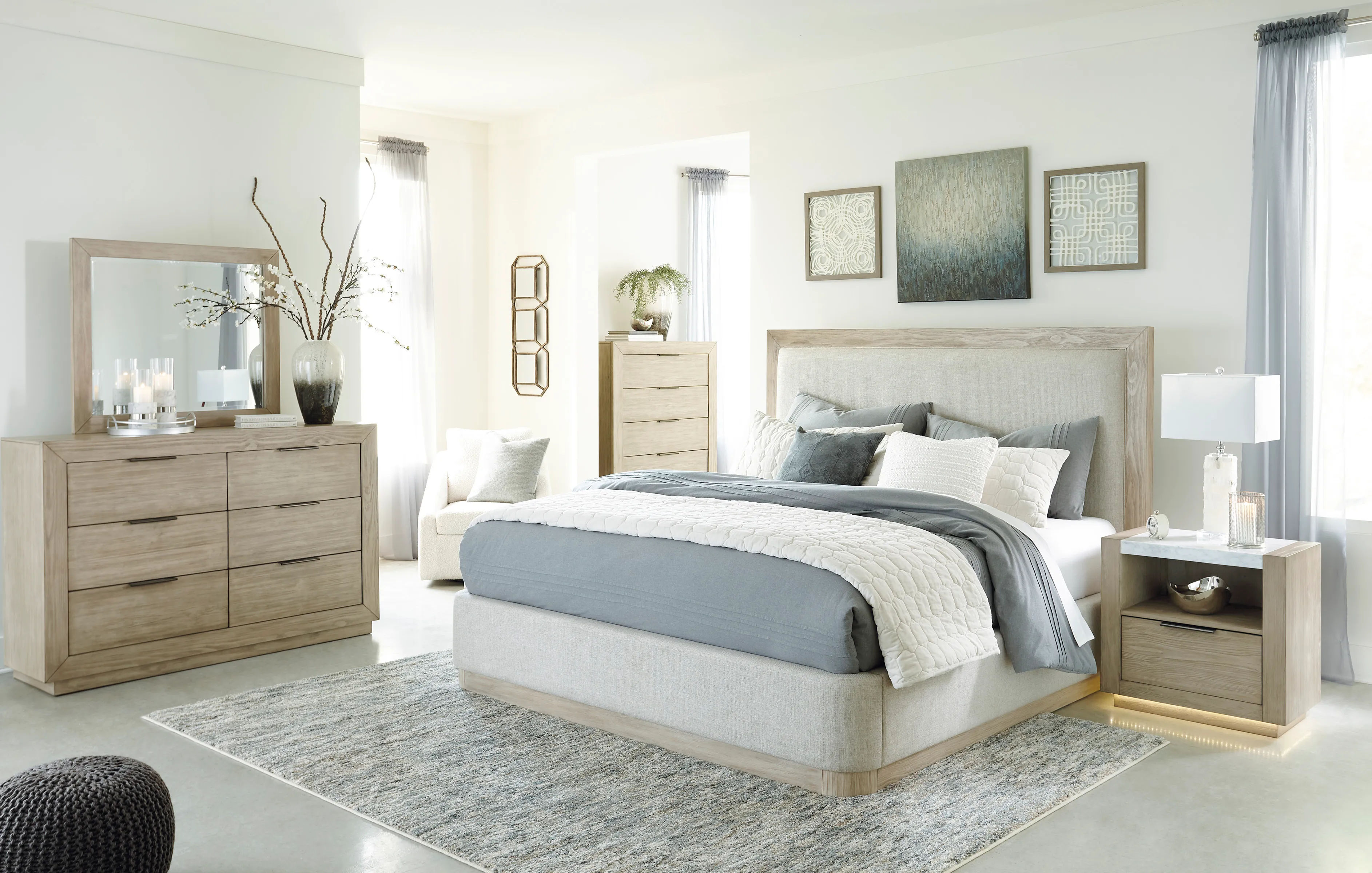 Picture of Hennington 5 Piece Queen Bedroom Group