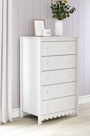 Picture of Hallityn Chest of Drawers