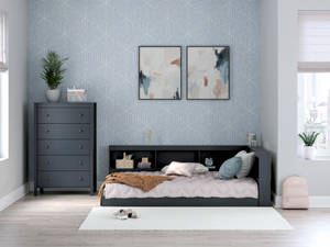 Picture of Simmenfort Chest of Drawers
