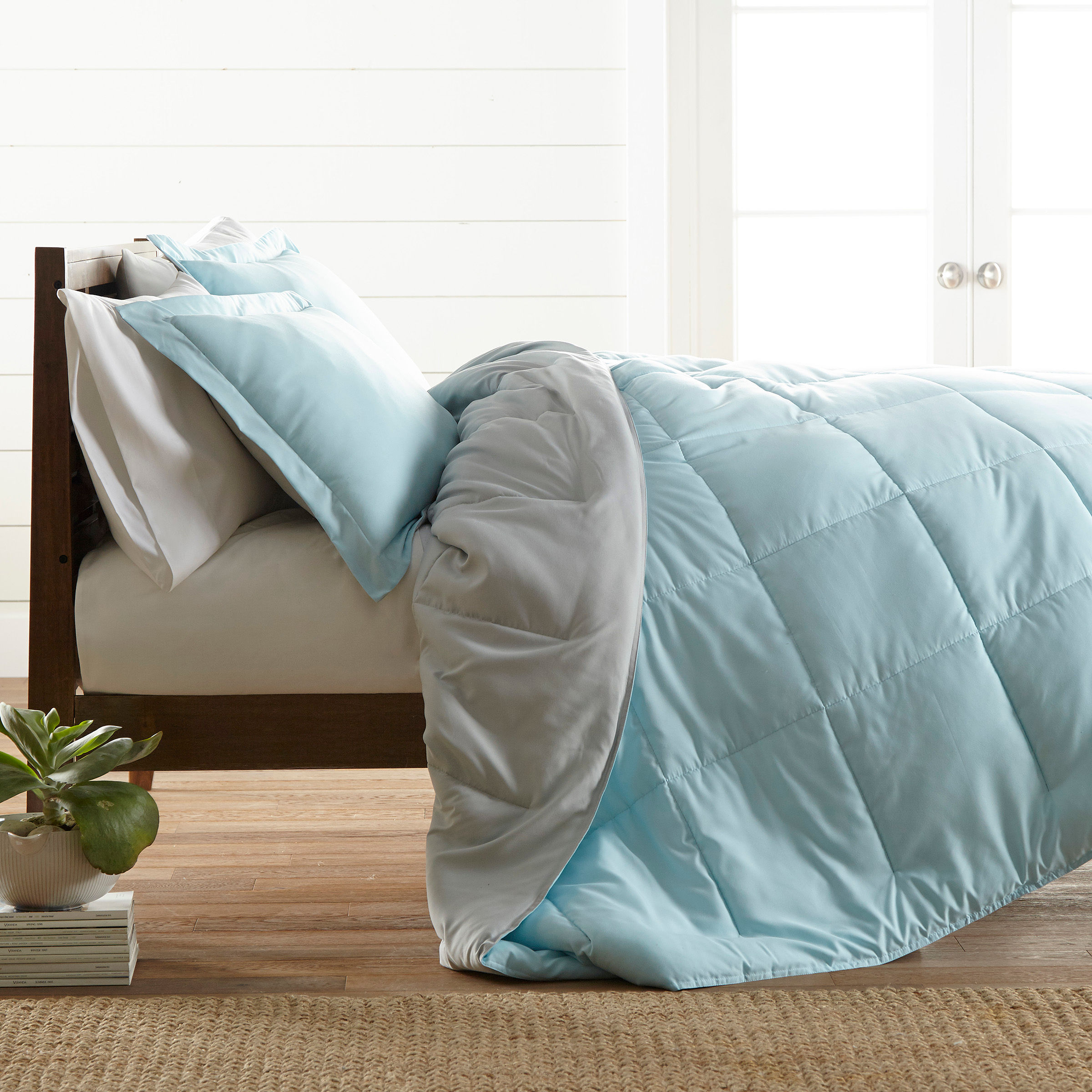 Picture of iEnjoy Home Queen/Full Comforter