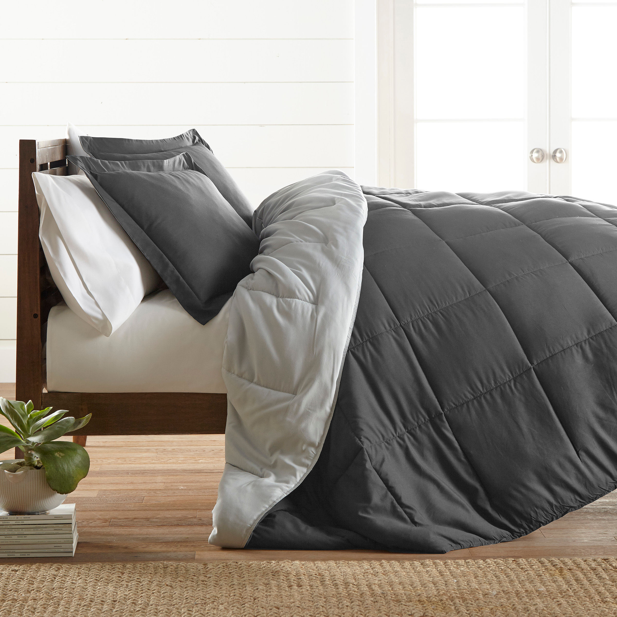 Picture of iEnjoy Home King Comforter
