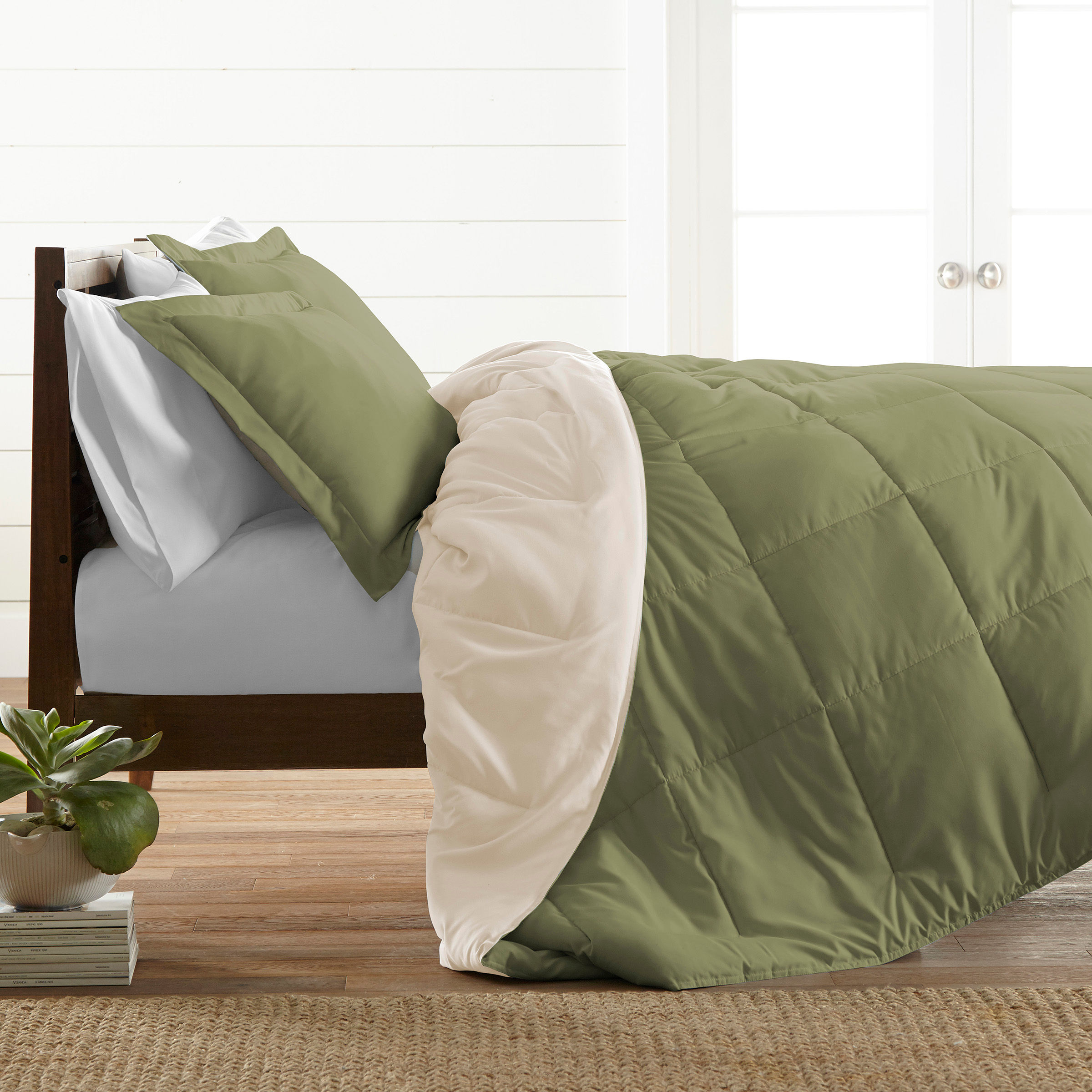 Picture of iEnjoy Home King Comforter
