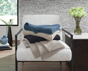Picture of Gayelery Throw Blanket